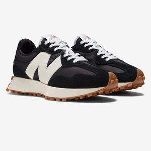 New Balance Women's 327 Shoes in great condition